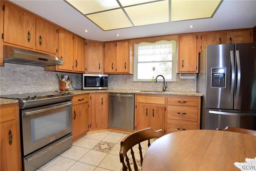 903 Breidinger Road Nazareth, PA 18064 - Photo 11 of 31 Gallery Image 11