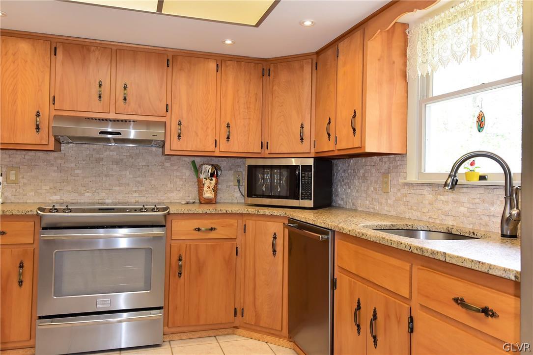 903 Breidinger Road Nazareth, PA 18064 - Photo 12 of 31 Gallery Image 12