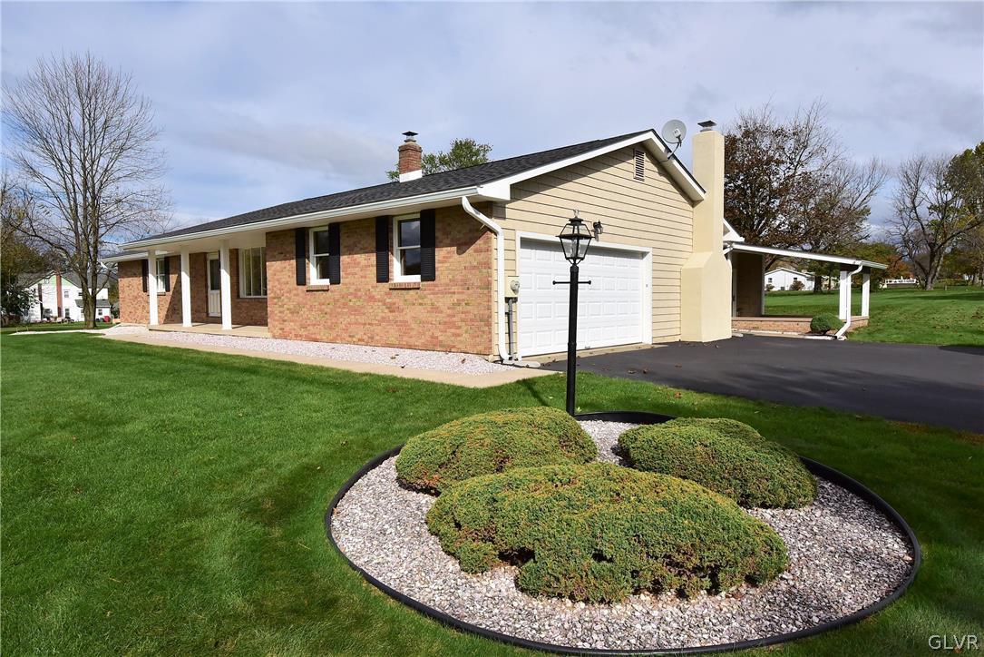903 Breidinger Road Nazareth, PA 18064 - Photo 3 of 31 Gallery Image 3