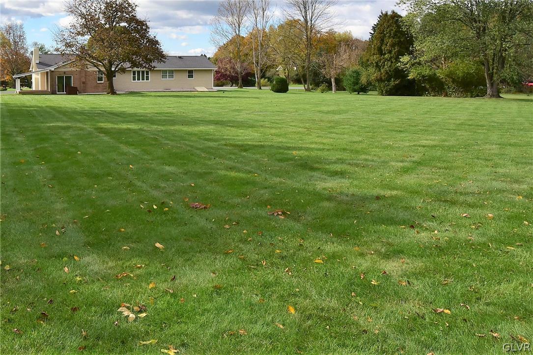 903 Breidinger Road Nazareth, PA 18064 - Photo 5 of 31 Gallery Image 5
