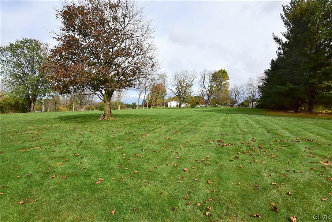 903 Breidinger Road Nazareth, PA 18064 - Photo 6 of 31 Gallery Image 6