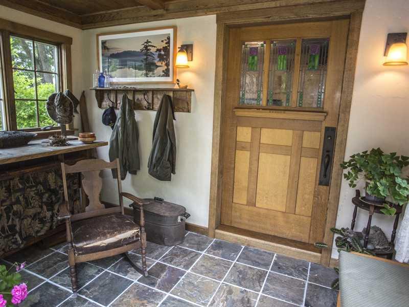118 Pleasant Point Road Topsham, ME 04086 - Photo 4 of 24 Mudroom.