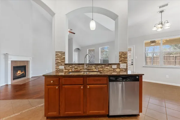 $2,599 | 146 Black Swan Place, The Woodlands, TX 77354