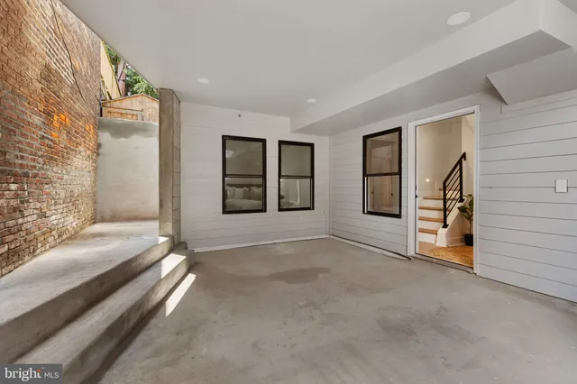 $2,995 | 1601 Portugal Street, Baltimore, MD 21231