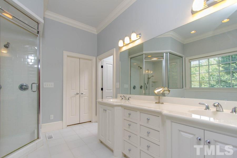 1717 Knox Road Raleigh, NC 27608 - Photo 14 of 25