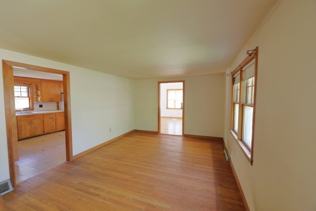 1043 Shore Road Bourne, MA 02559 - Photo 12 of 40 Gallery Image 12