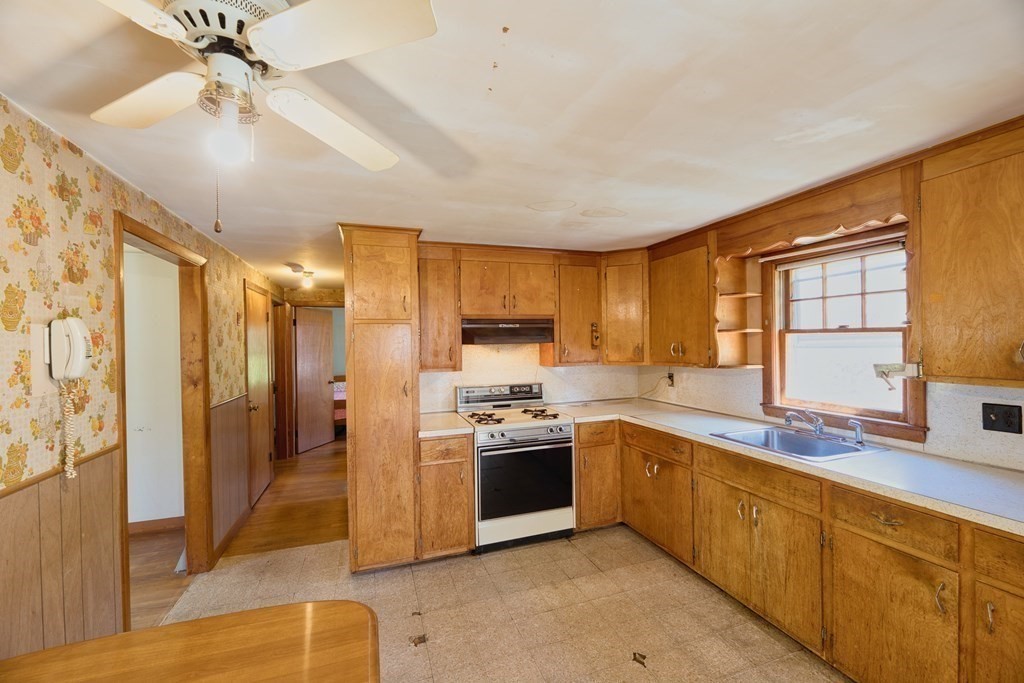 1043 Shore Road Bourne, MA 02559 - Photo 13 of 40 Gallery Image 13