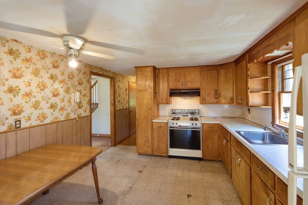 1043 Shore Road Bourne, MA 02559 - Photo 15 of 40 Gallery Image 15