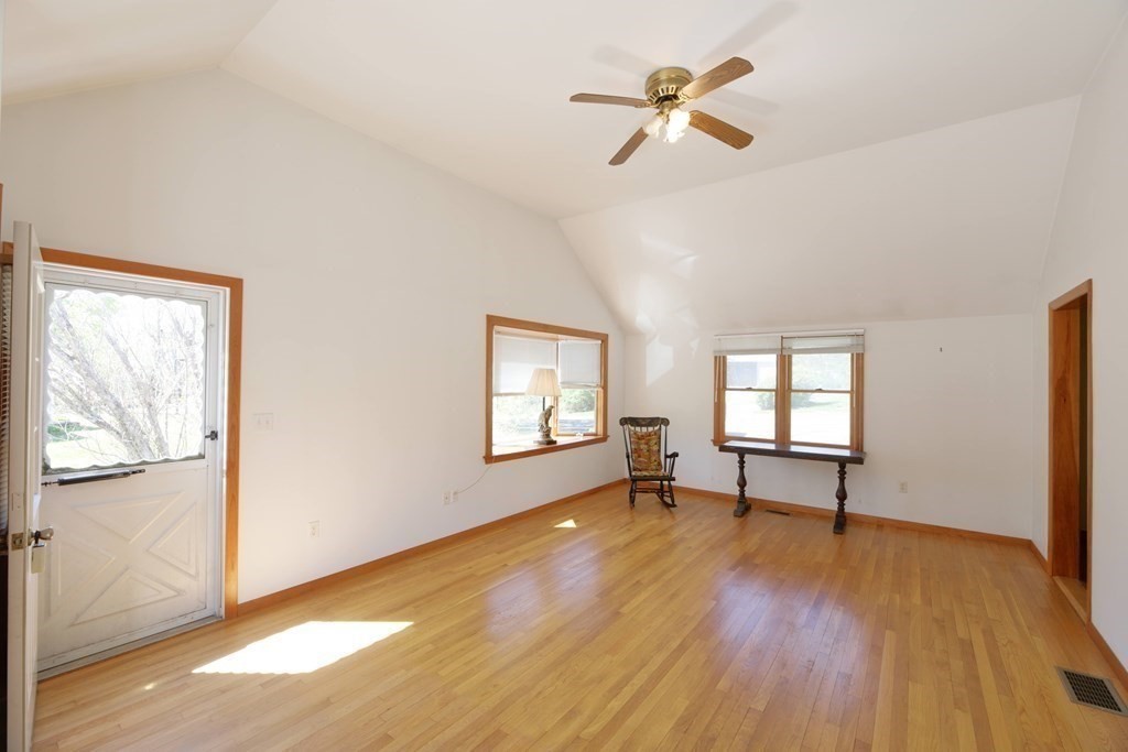 1043 Shore Road Bourne, MA 02559 - Photo 17 of 40 Gallery Image 17