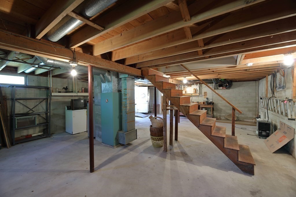 1043 Shore Road Bourne, MA 02559 - Photo 29 of 40 Gallery Image 29
