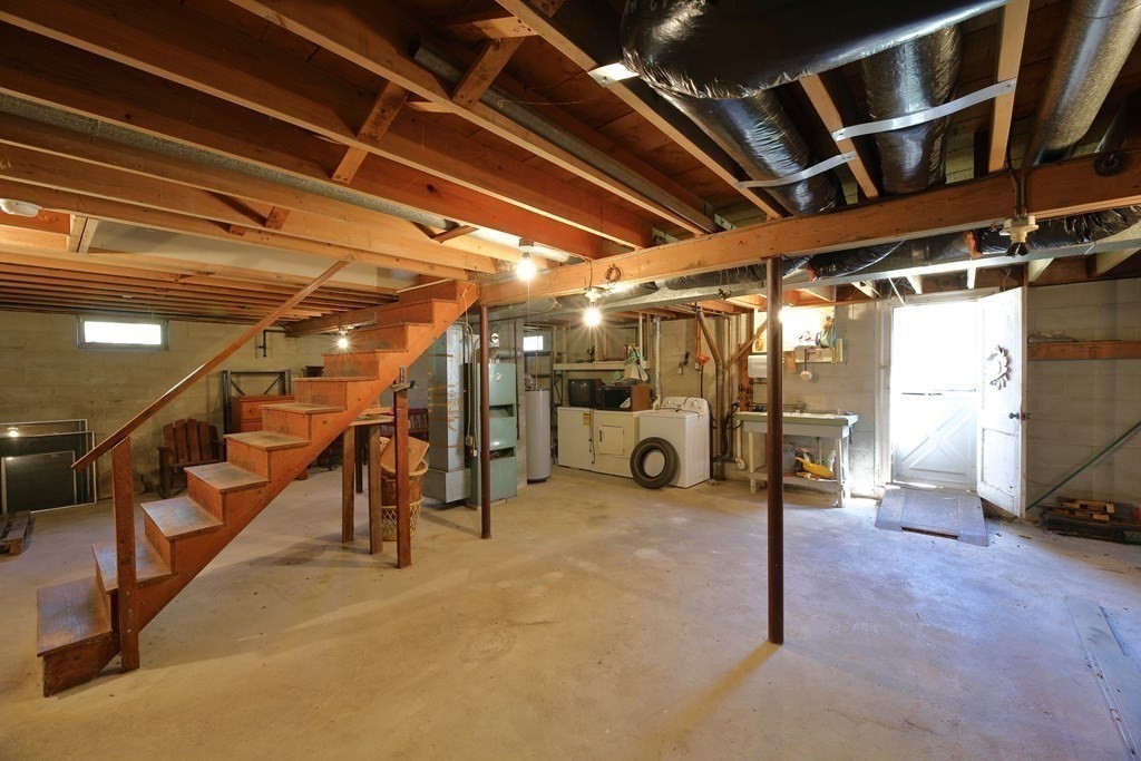 1043 Shore Road Bourne, MA 02559 - Photo 31 of 40 Gallery Image 31