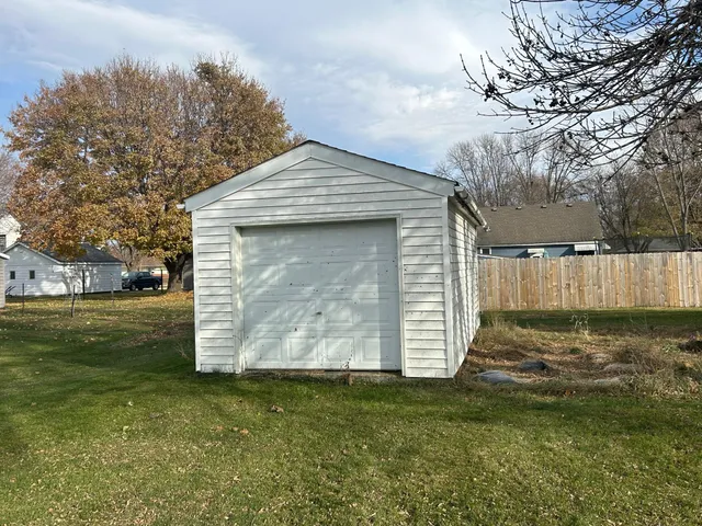 $209,900 | 471 1st Avenue Southwest, Glenville, MN 56036