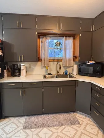 $199,900 | 471 1st Avenue Southwest, Glenville, MN 56036
