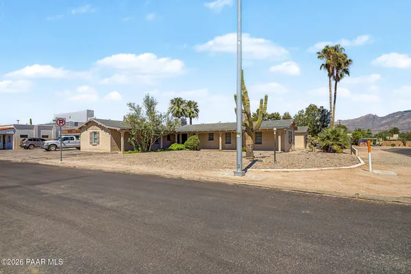 $799 | 1701 North Village Drive, Tucson, AZ 85712