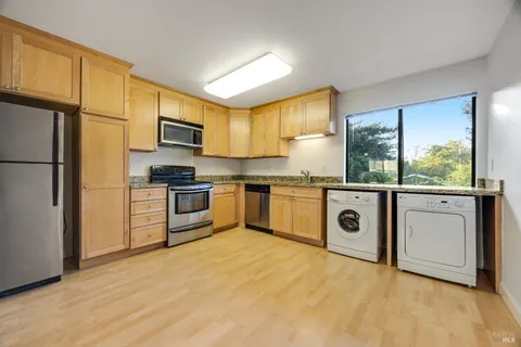 $425,000 | 720 Petaluma Boulevard South, Unit 30, Petaluma, CA 94952