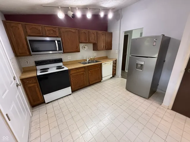 $269,900 | 8138 Baccus Court, Indianapolis, IN 46268