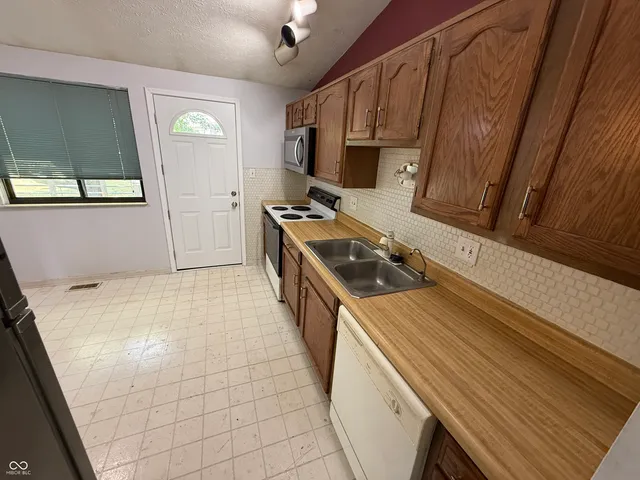 $269,900 | 8138 Baccus Court, Indianapolis, IN 46268