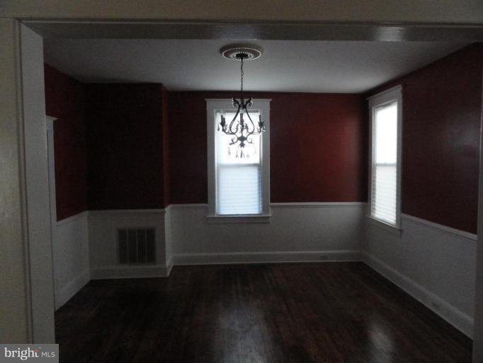 404 North Rock Glen Road Baltimore, MD 21229 - Photo 6 of 9 Dining Room