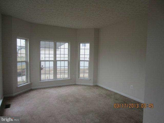 557 Beards Hill Road Aberdeen, MD 21001 - Photo 2 of 6 Living Room
