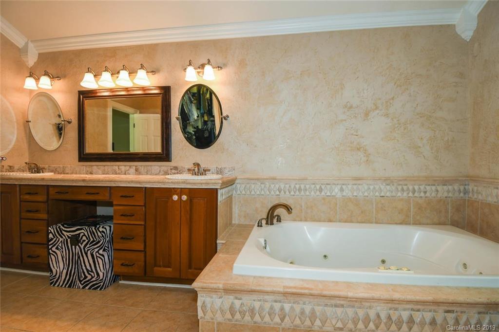 8134 Raintree Lane Charlotte, NC 28277 - Photo 19 of 24 Gallery Image 19