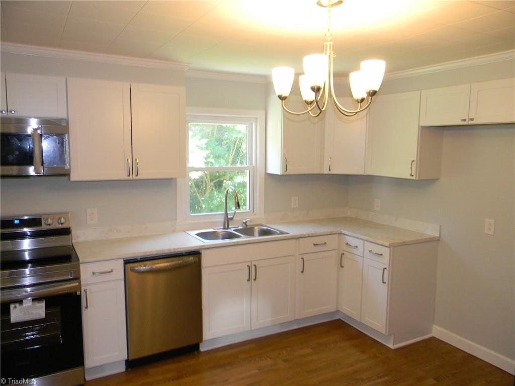 2985 Ayersville Road Mayodan, NC 27027 - Photo 6 of 30 Kitchen