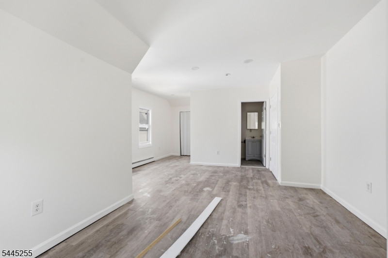 183 Graham Avenue Paterson, NJ 07501 - Photo 19 of 32