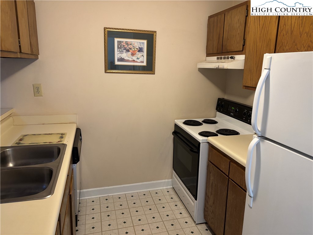 180 Village Drive, Unit 1C4 Boone, NC 28607 - Photo 3 of 23