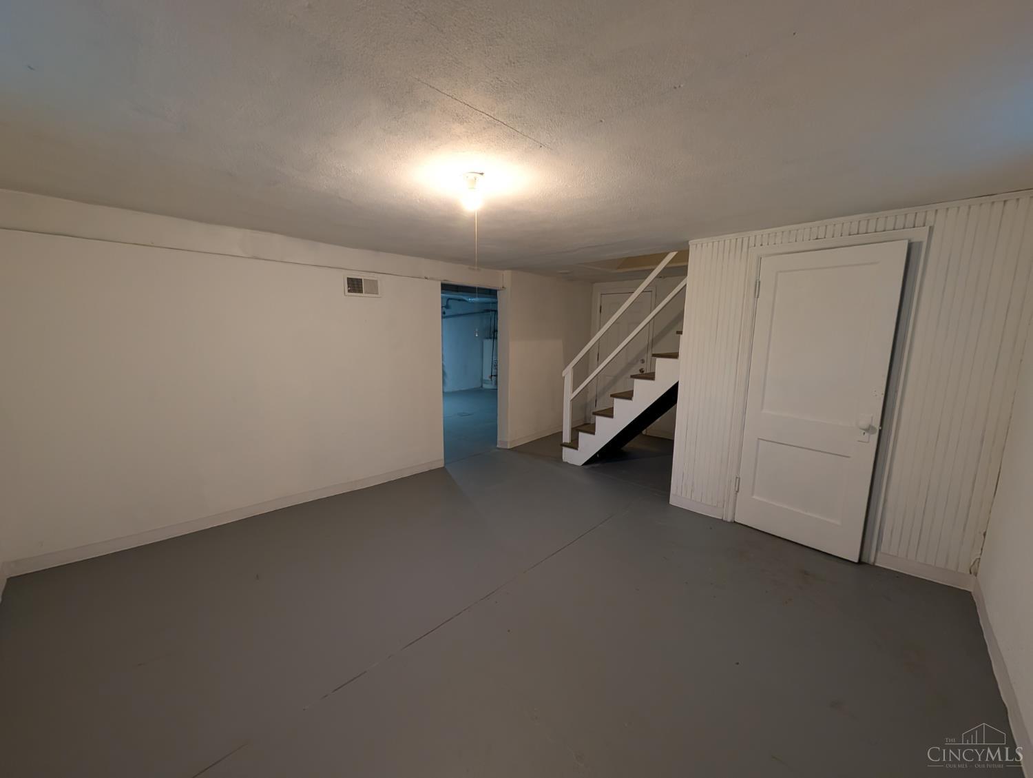 1127 West North Bend Road Cincinnati, OH 45224 - Photo 22 of 23