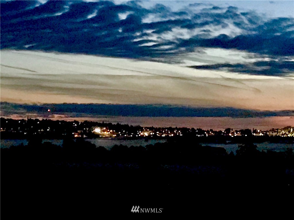 6815 Skipley Road Snohomish, WA 98290 - Photo 30 of 36 a view of city and ocean