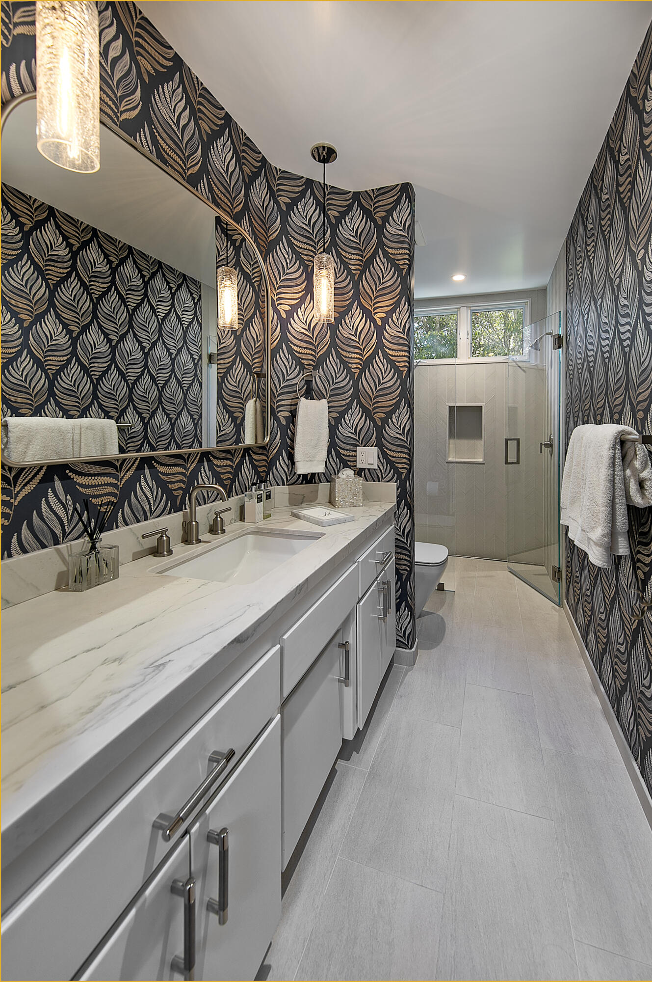 1138 Hill Road Santa Barbara, CA 93108 - Photo 14 of 25 a bathroom with a sink and a mirror