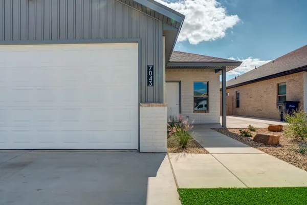 $1,895 | 7030 41st Street, Lubbock, TX 79407