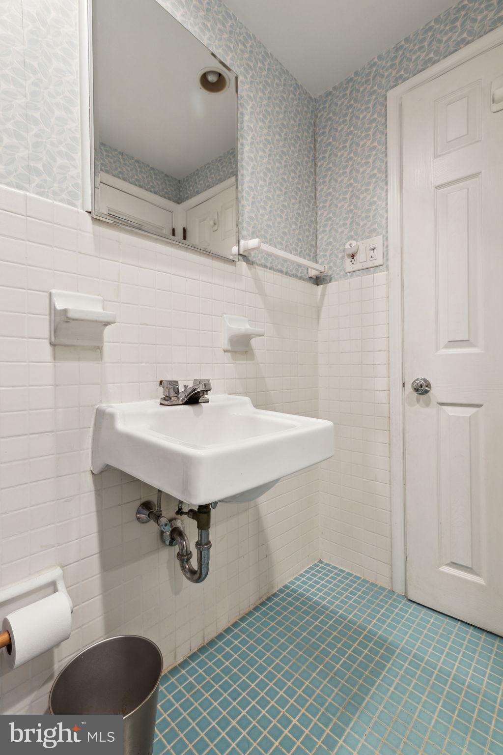 2304 Waverly Street Philadelphia, PA 19146 - Photo 20 of 30