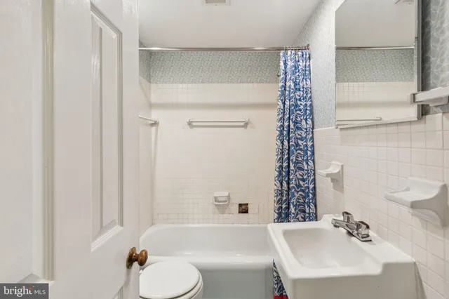 $650,000 | 2304 Waverly Street, Philadelphia, PA 19146