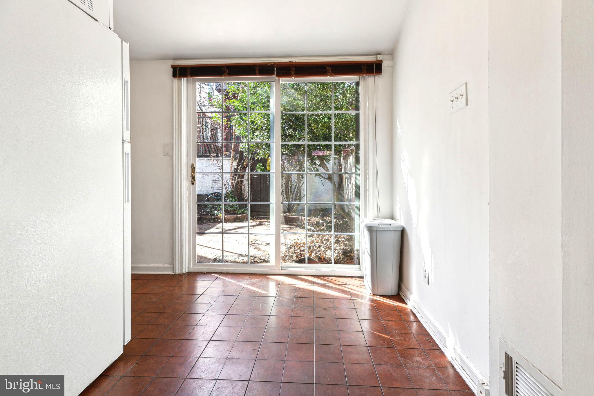 2304 Waverly Street Philadelphia, PA 19146 - Photo 5 of 30