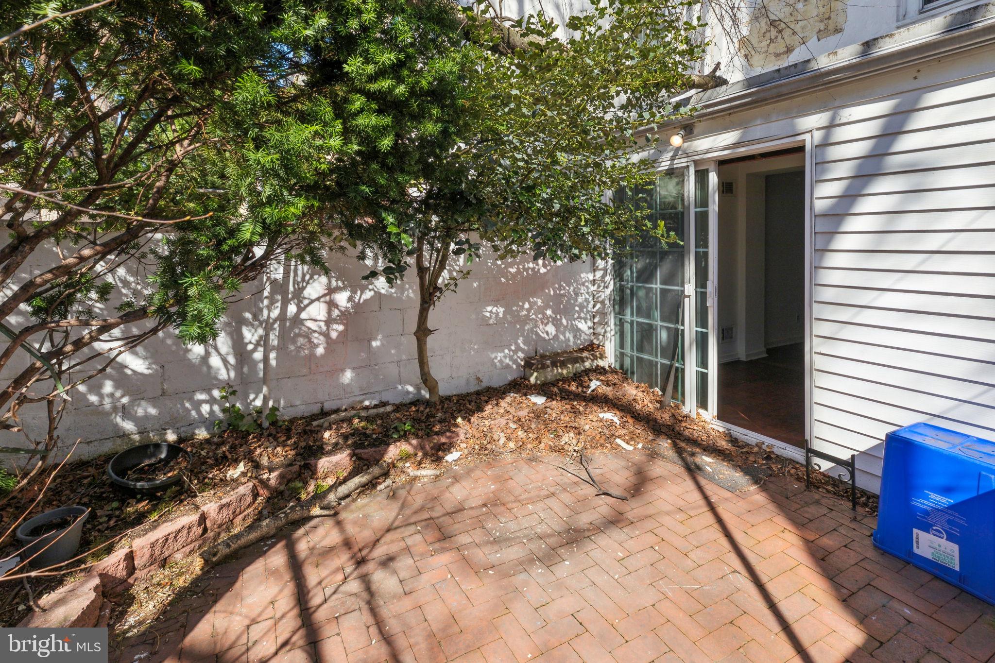 2304 Waverly Street Philadelphia, PA 19146 - Photo 7 of 30