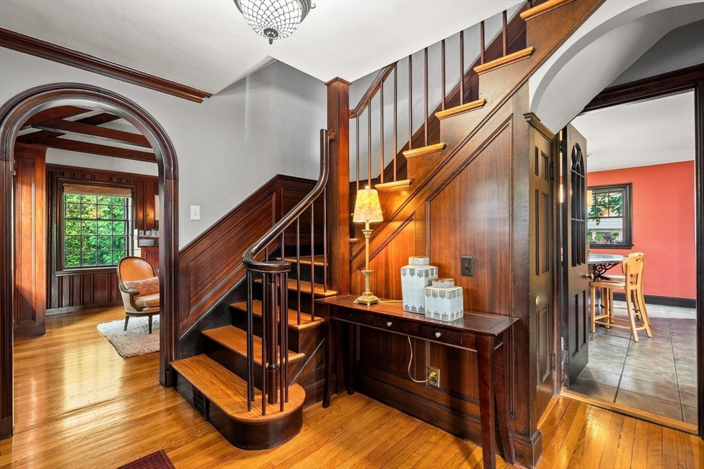 82 Richfield Road Arlington, MA 02474 - Photo 5 of 42 Gallery Image 5