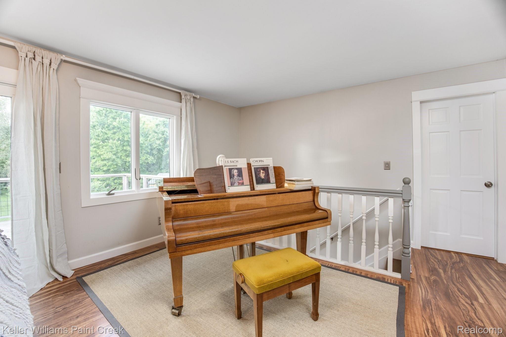 1400 Hemingway Road Lake Orion, MI 48360 - Photo 14 of 42 58-web-or-mls-1400 Hemingway Road057.jpg