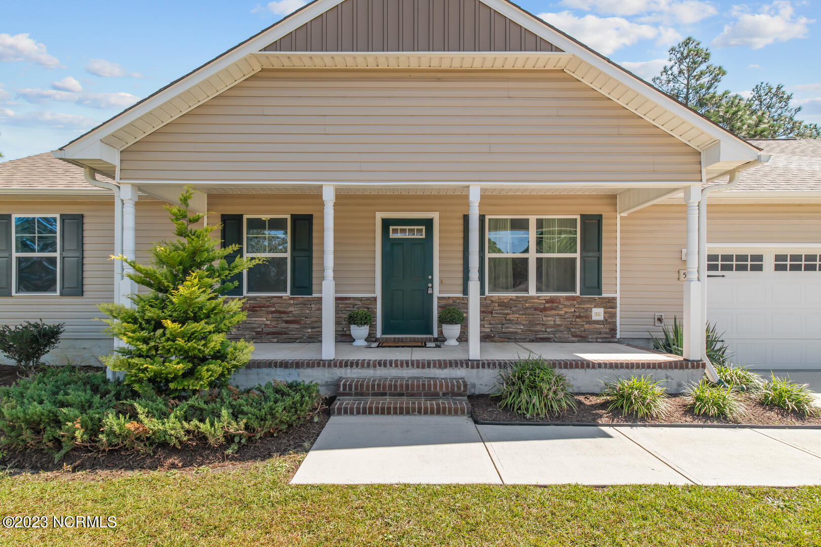 533 Sand Ridge Road Hubert, NC 28539 - Photo 4 of 35 4