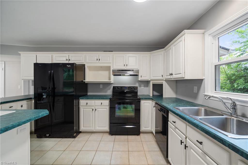 802 Miriam Avenue High Point, NC 27263 - Photo 14 of 33