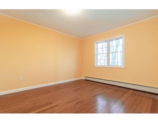 14 Blake Street Worcester, MA 01604 - Photo 12 of 24 Gallery Image 12