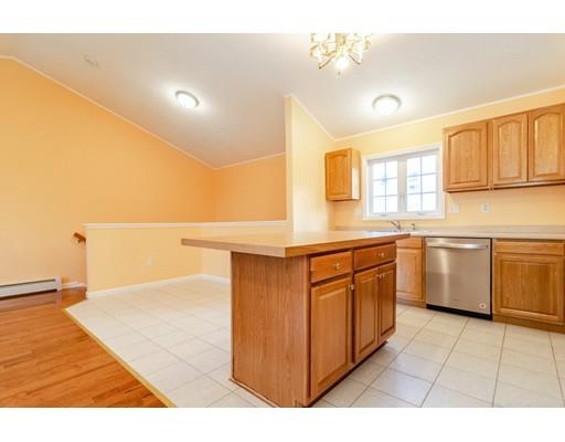 14 Blake Street Worcester, MA 01604 - Photo 5 of 24 Gallery Image 5