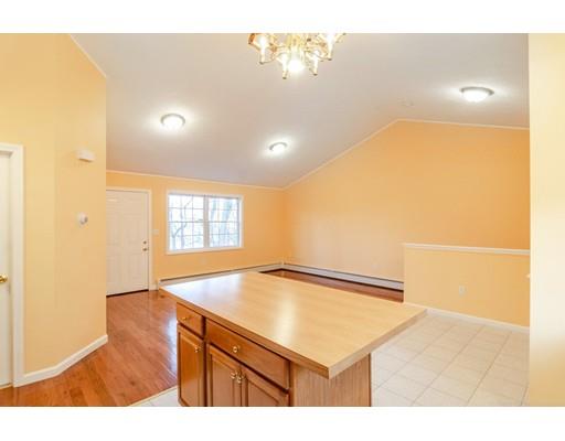 14 Blake Street Worcester, MA 01604 - Photo 6 of 24 Gallery Image 6
