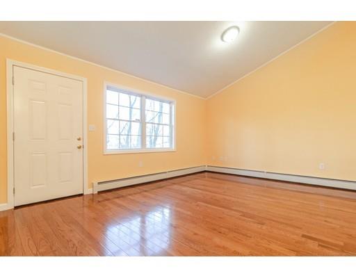 14 Blake Street Worcester, MA 01604 - Photo 7 of 24 Gallery Image 7