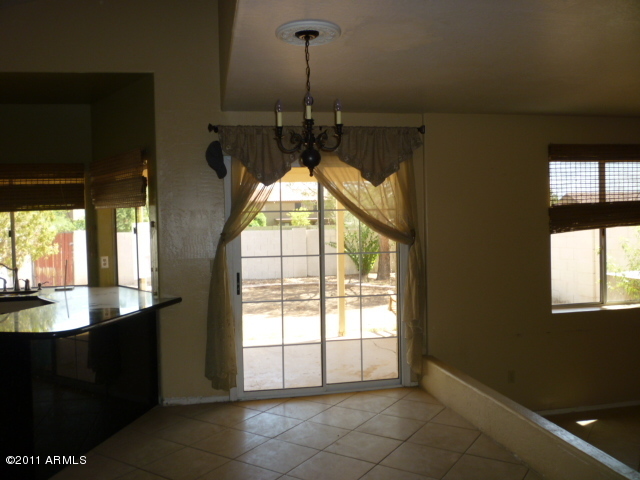 1437 East Mineral Road Gilbert, AZ 85234 - Photo 11 of 36 dining