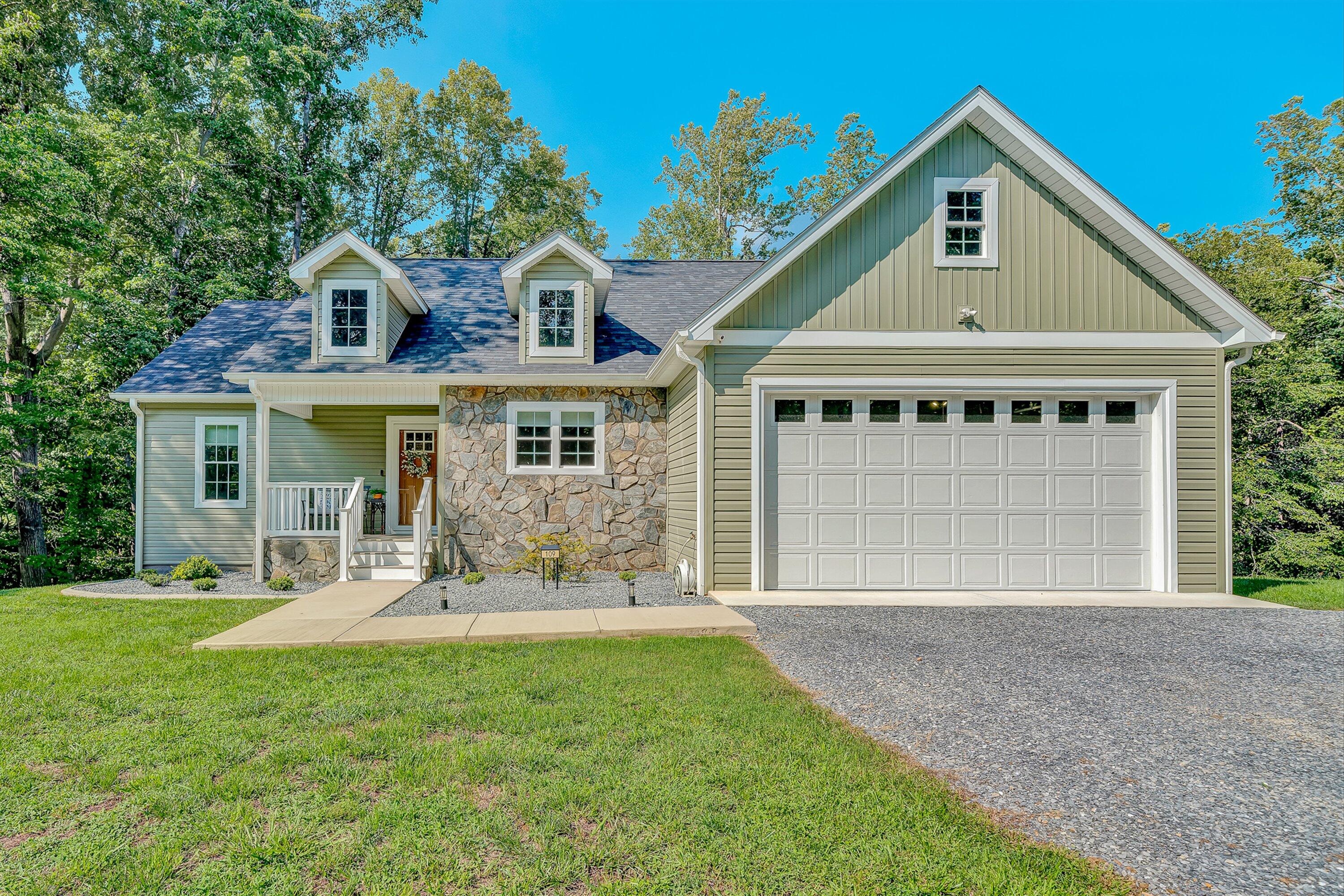 109 Ridgeway Court Moneta, VA 24121 - Photo 1 of 49 03-VM-09144