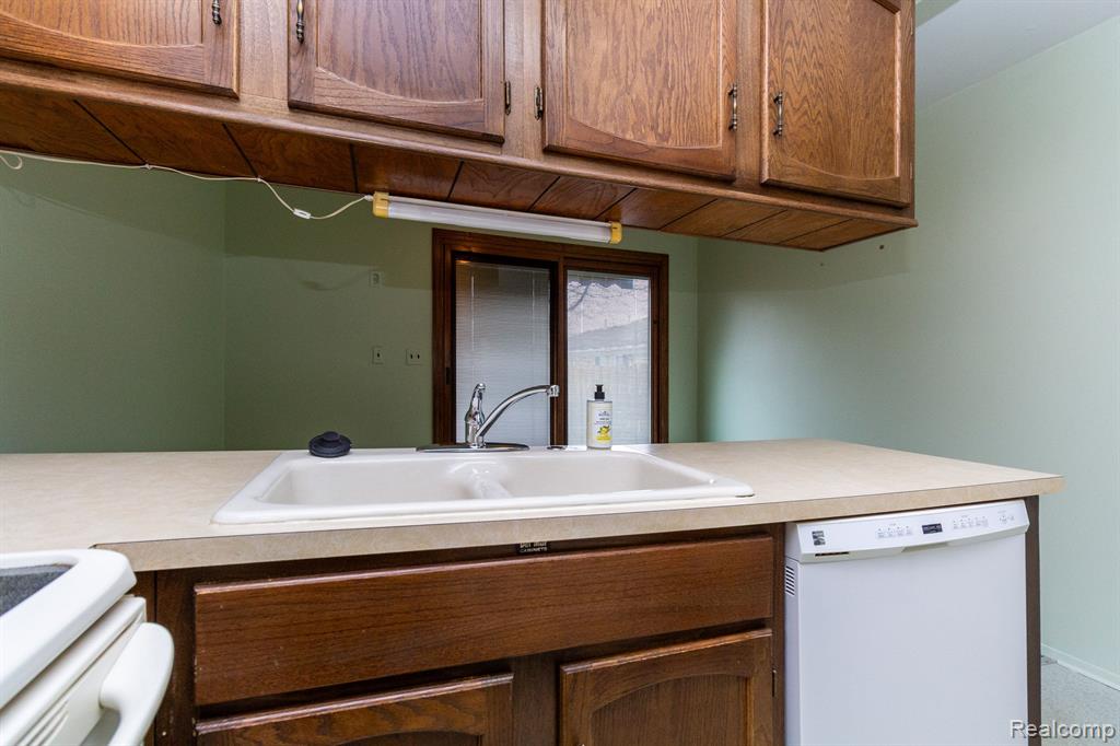 17440 Rudgate Street Southgate, MI 48195 - Photo 12 of 29