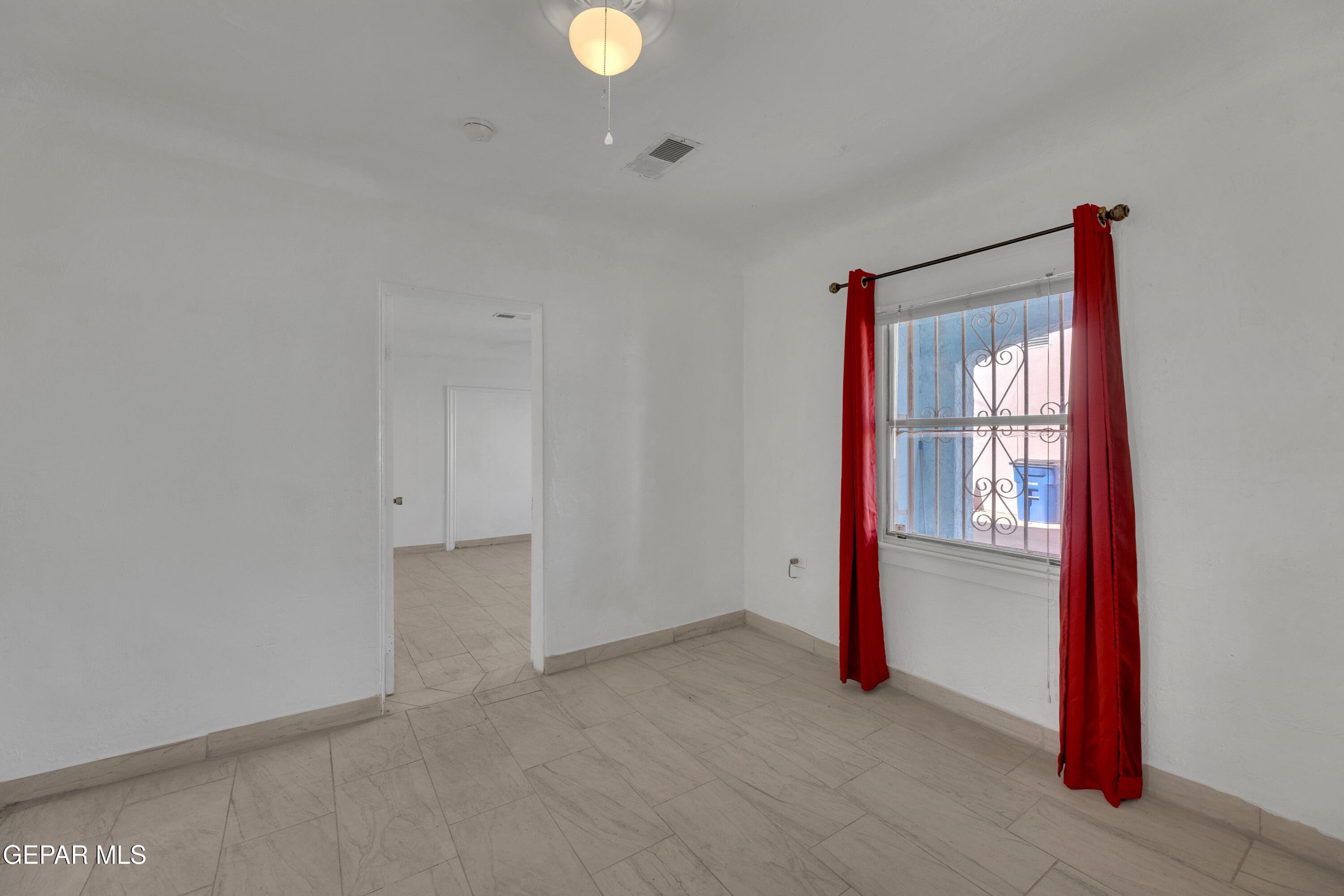 190 Polo Inn Road El Paso, TX 79915 - Photo 40 of 58 a view of an empty room