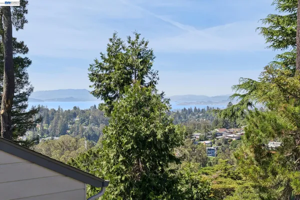 $997,000 | 39 Chatsworth Court, Oakland, CA 94611
