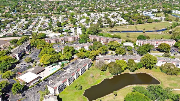 $1,550 | 1030 Country Club Drive, Unit 309, Margate, FL 33063