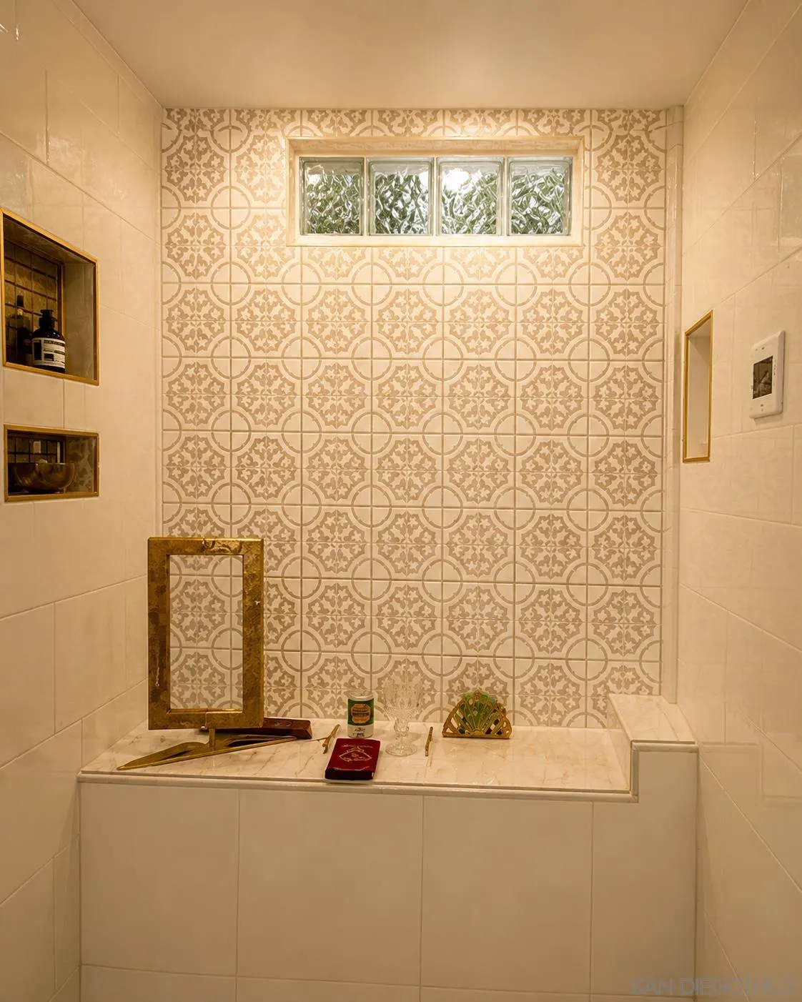 8314 South Somerset Ranch Road, Unit : A Paramount, CA 90723 - Photo 9 of 12 Primary Bath/Spa